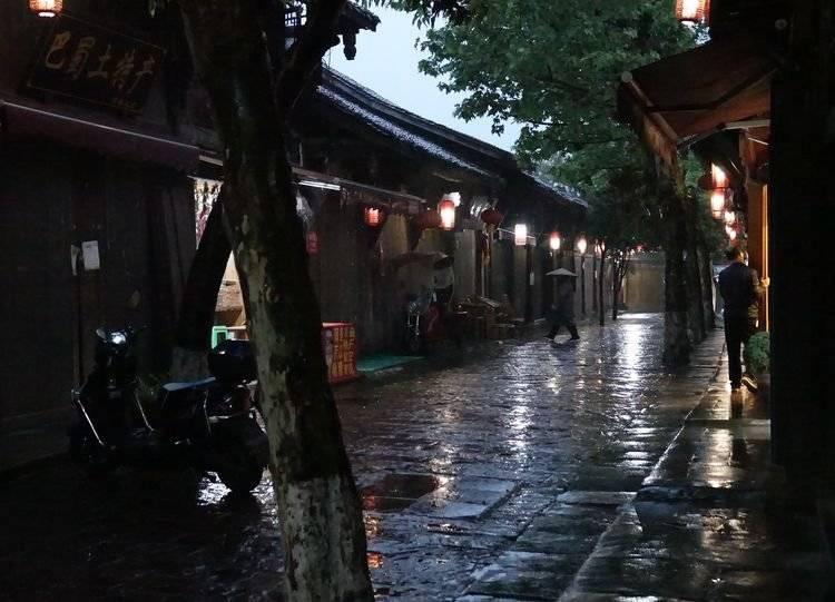 探秘自考幼师证需要多少钱——连接您与知识的明星平台